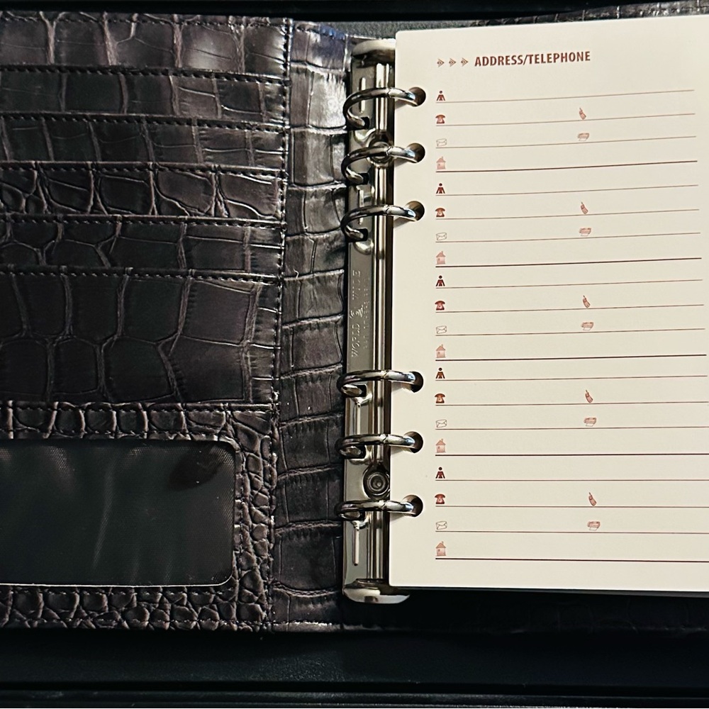 Address book in brown leather look .  Complete with pockets for cards. - Picture 3 of 3
